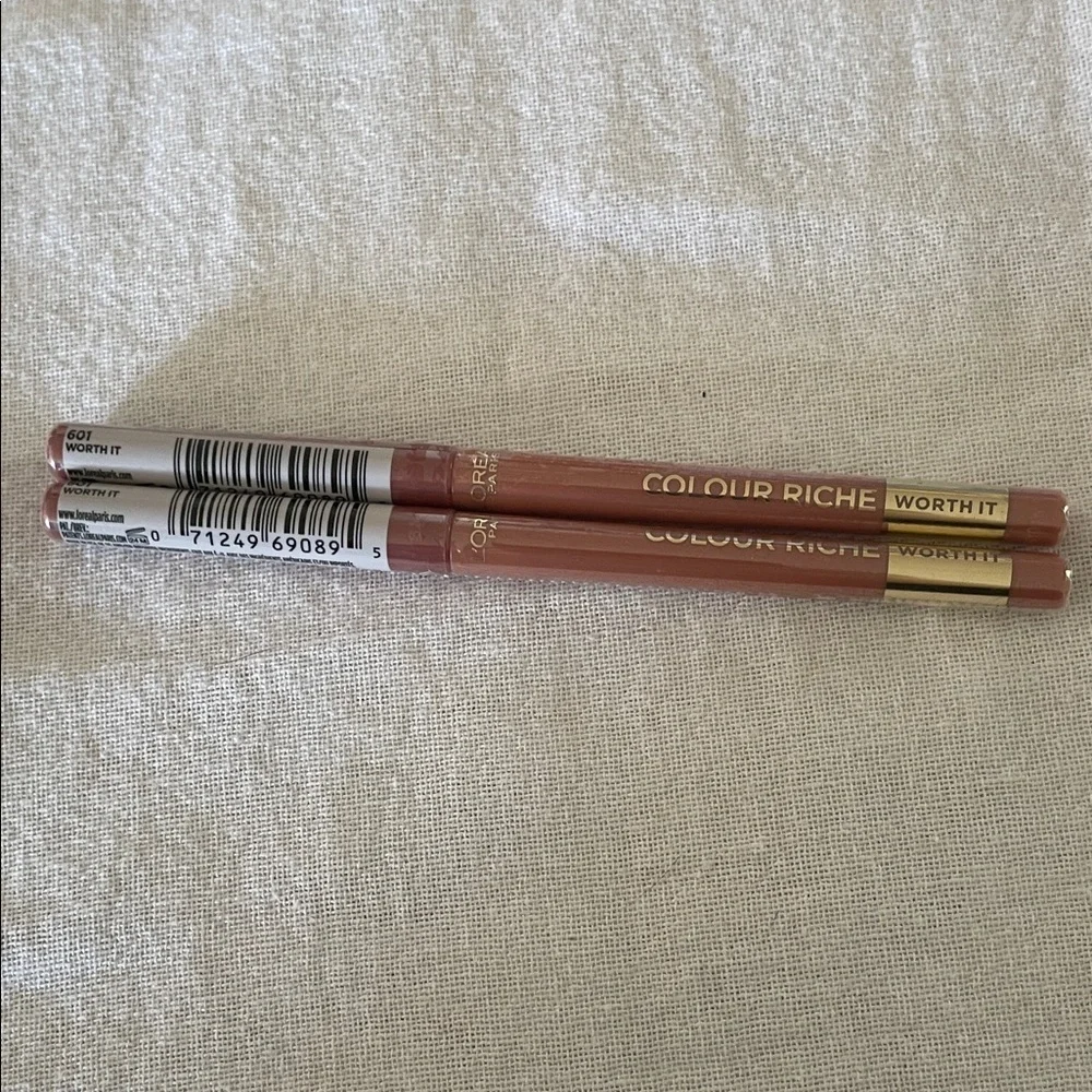 L'Oreal Colour Riche Lip Liner - Worth It Shade